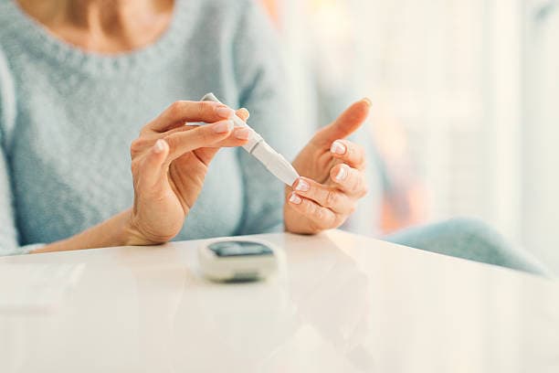Early symptoms of diabetes including thirst and fatigue