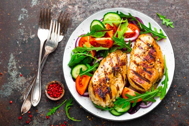 Vibrant healthy lunch ideas with fresh vegetables and proteins