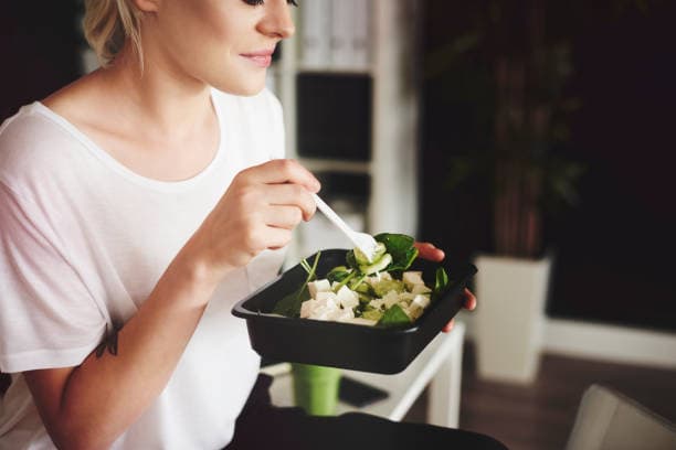 Healthy lunch ideas for work with fresh and balanced meals