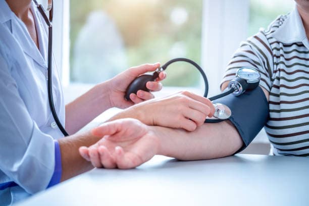 Hypertension symptoms illustration