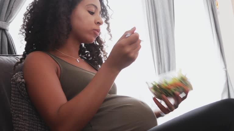 Metallic Taste in Early Pregnancy Hero