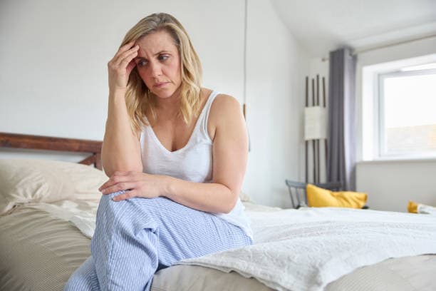 Managing night sweats menopause tips infographic