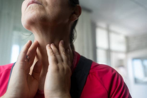 Diagnosis process for swelling in neck thyroid